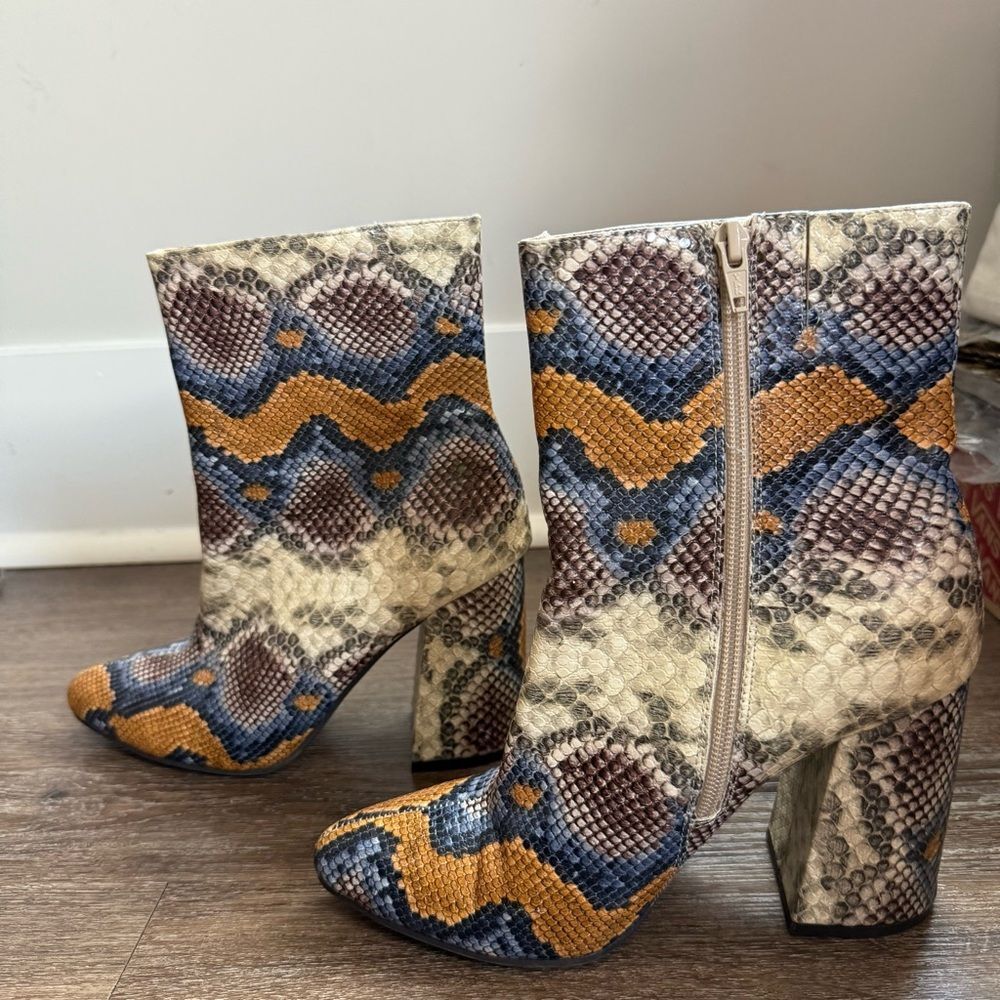 Erica Statement Snakeskin Ankle Boots – Size 9 - Picture 2 of 6